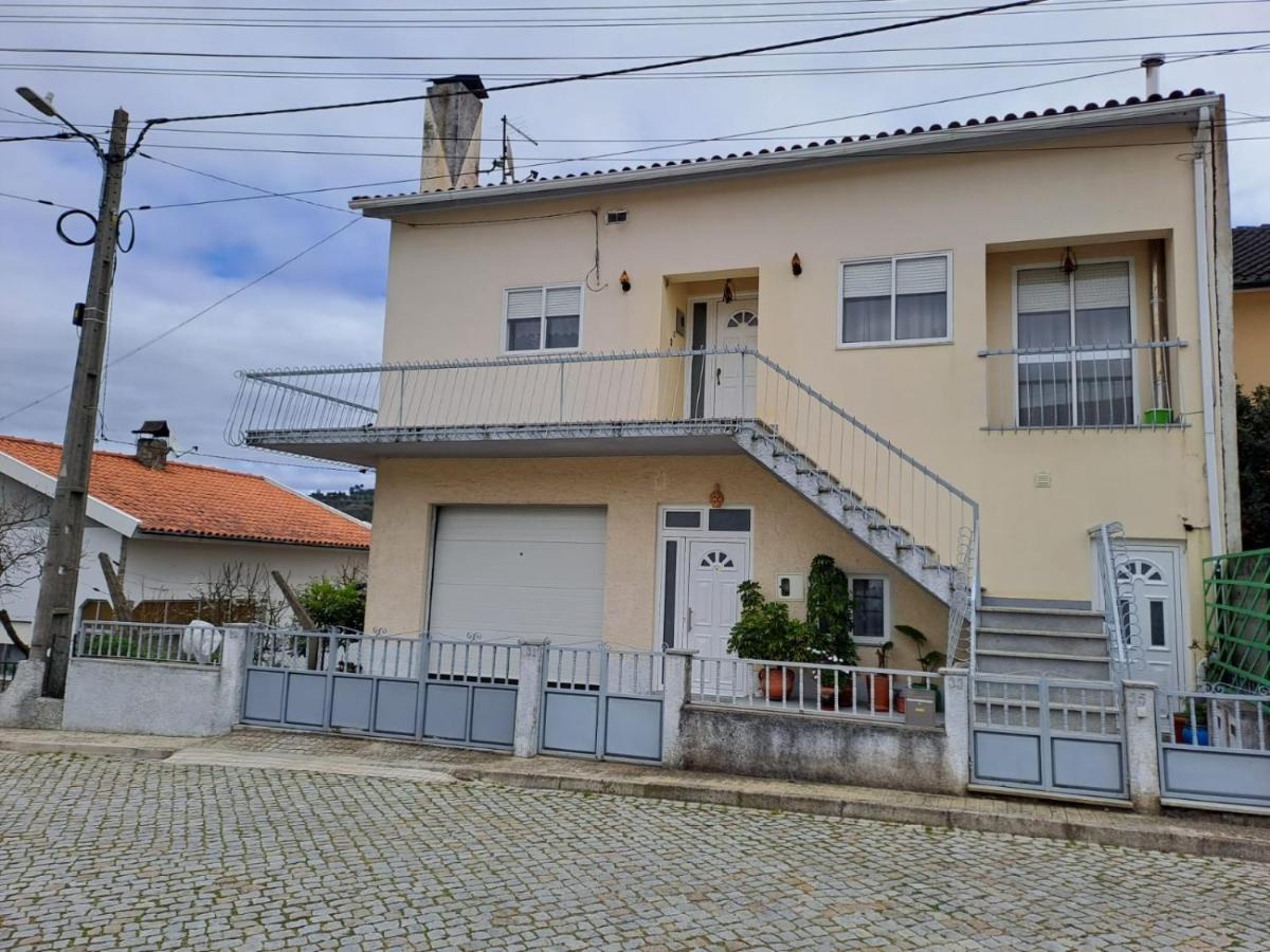 Vivenda Azevedo Hotel Celorico Da Beira Esterno foto